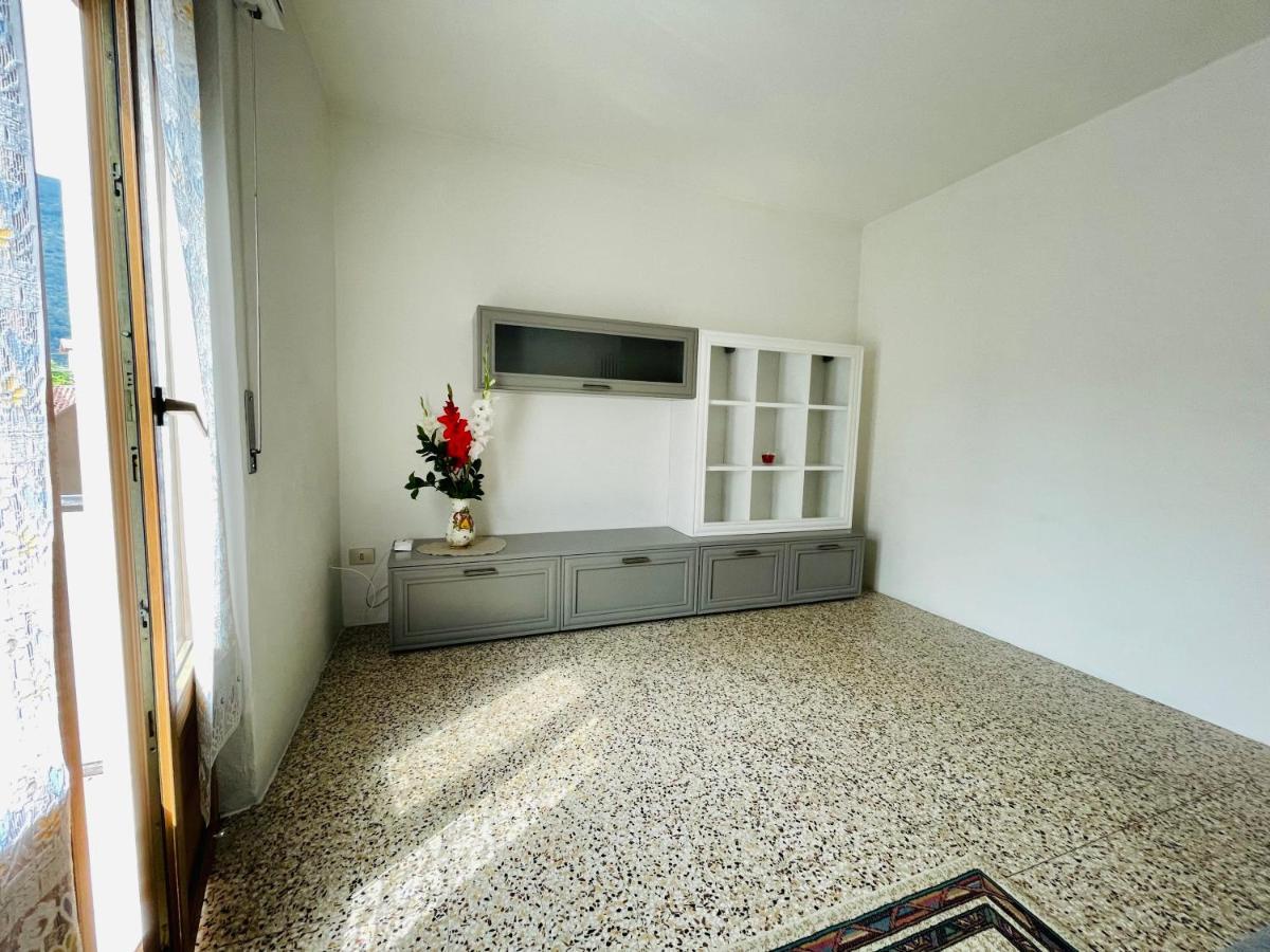 דירות קנוביו Casa Degli Agrumi מראה חיצוני תמונה