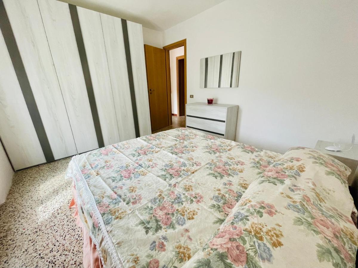 דירות קנוביו Casa Degli Agrumi מראה חיצוני תמונה